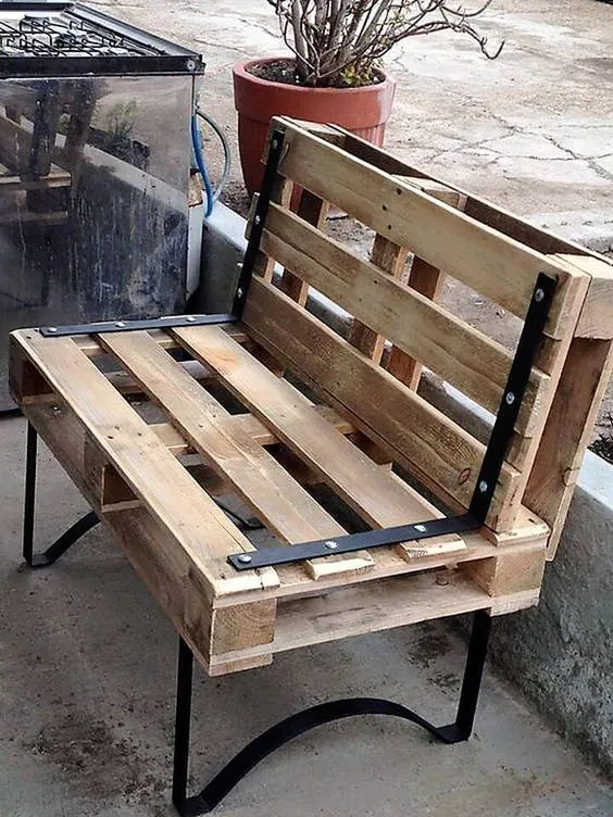 Sofá para exteriores con palleta de madera reciclados