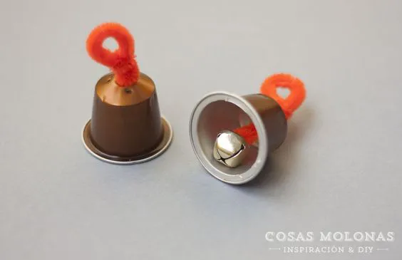 DIY Campanillas con cápsulas de café recicladas / DIY Bells with recycled Coffee capsules: 