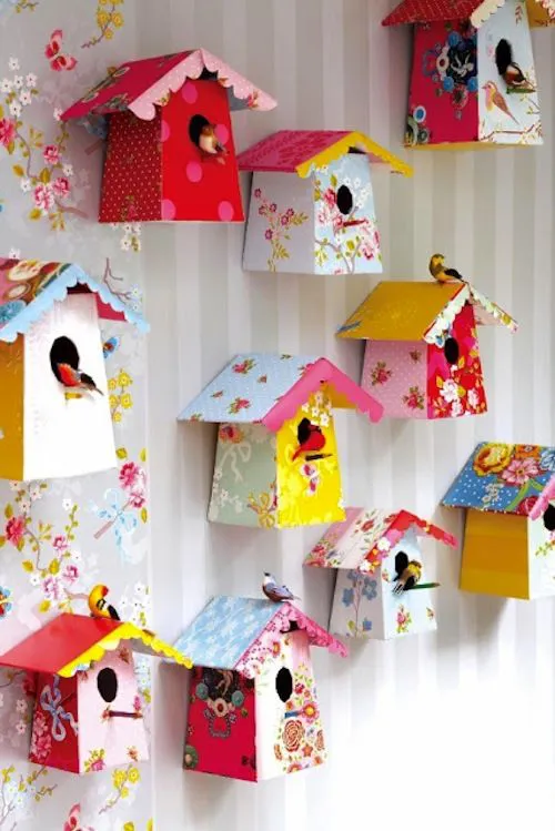 DIY paper birdhouses...color for your wall DANI ESTO ES LO QUE QUERIA HACER CON LOS BOTES DE LECHE :p: 