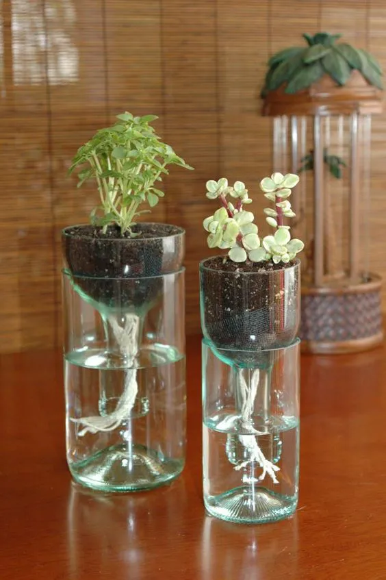 decorar objetos reciclados con botellas