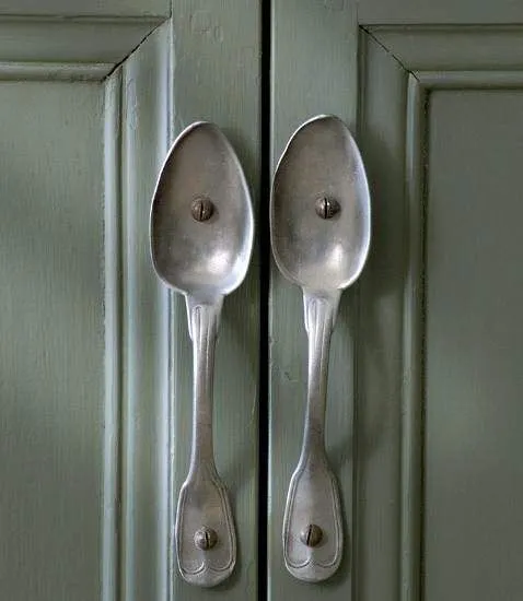 decorar objetos reciclados con cucharas