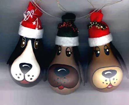 decorar bombillas recicladas con forma de perrito