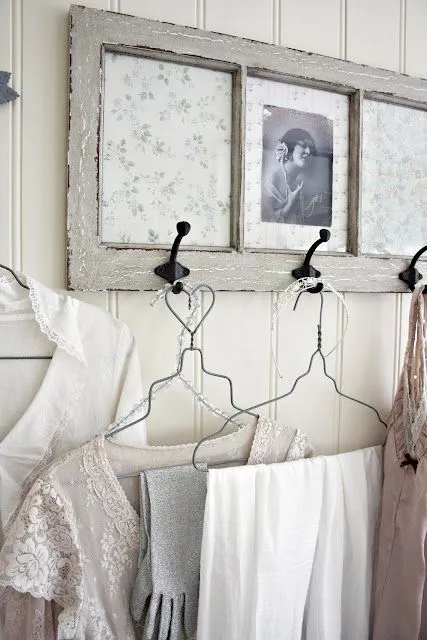 Genial y preciosa idea para una ventana antigua. Más: