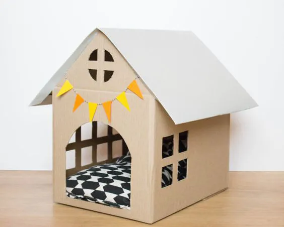 Maison en carton pour animaux de compagnie. por ByMarine2point0: