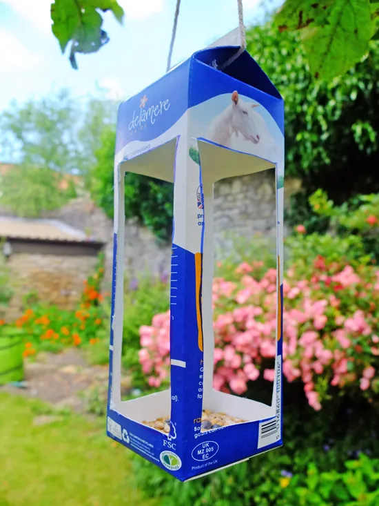 Milk-Carton-Birdfeeder-5