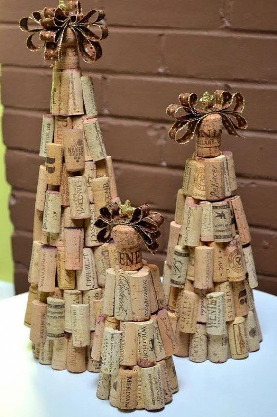 20 Brilliant DIY Wine Cork Craft Projects for Christmas Decoration