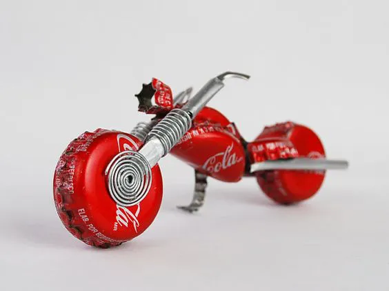 Coke bottle cap motorcycle/chopper: 