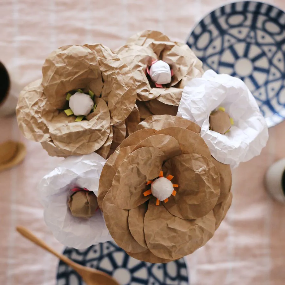 16 ideas sencillas de flores de papel kraft 【TOP 2022】 Uma Manualidades