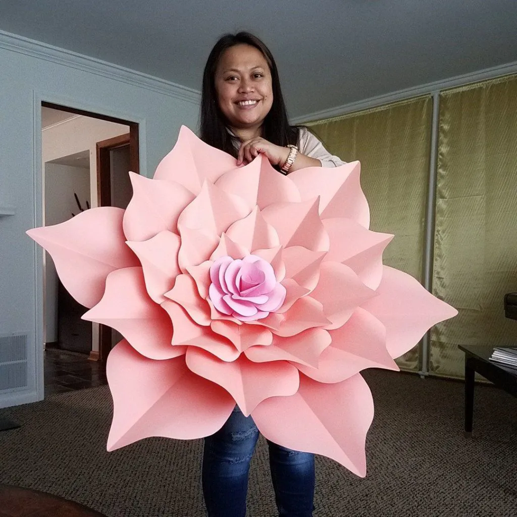 ▷ ✓34 sencillas ideas de flores de papel para decoración 【TOP 2022】 - Uma  Manualidades