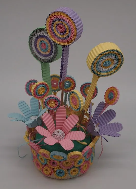 Spring Color Centerpiece with Kokoru Ichiro - color corrugated.: 