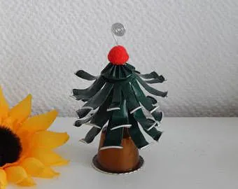 arbol con capsulas nespresso de navidad