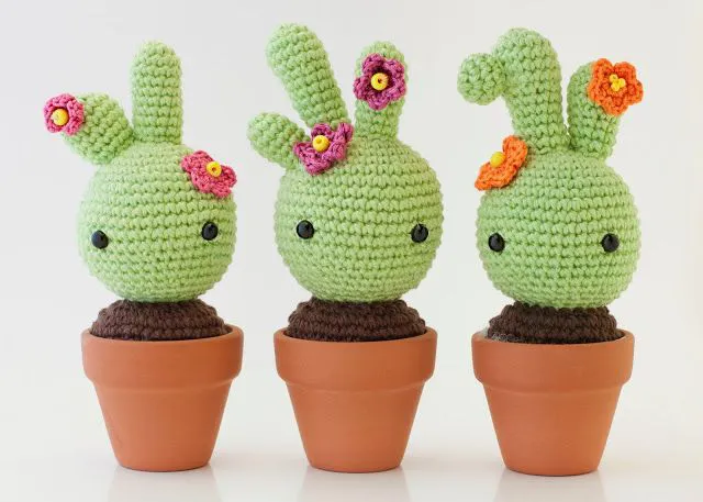 cactus de crochet con maceta