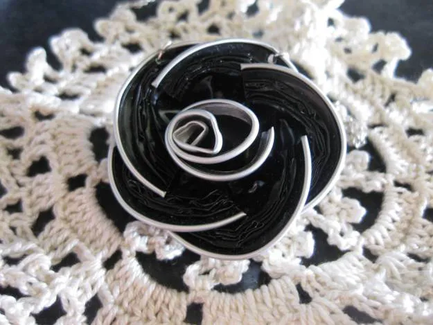 Colgante de rosa nespresso visto aquí