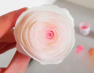 28 tutoriales sencillos de flores de papel arroz