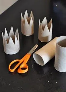 coronas infantiles con tubos de carton
