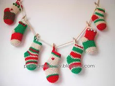 Guirnalda de calcetines de navidad a crochet