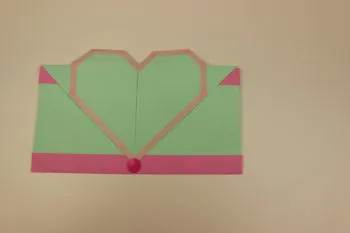sobre de origami con forma de corazon