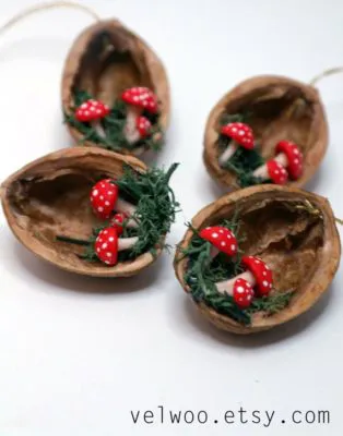 Adornos para Navidad con nueces. 