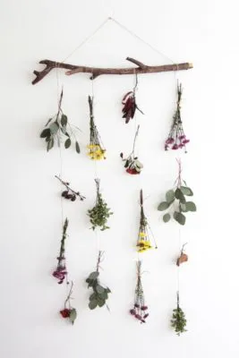 Adorno con flores naturales para regalar.