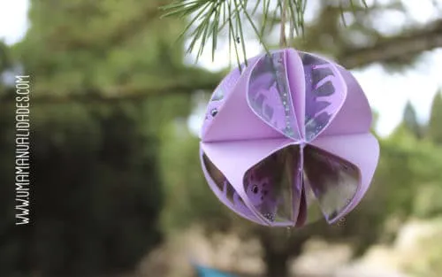 bola de navidad con papel